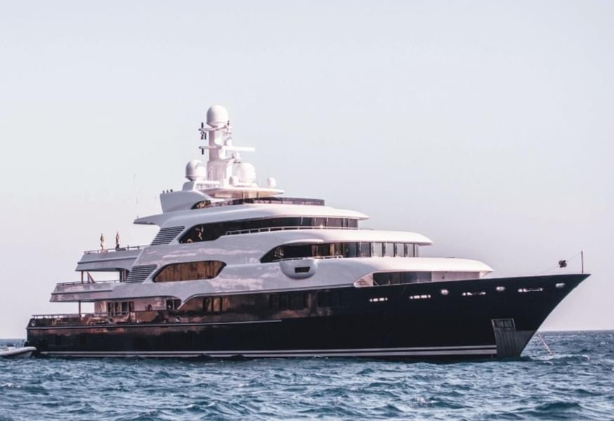 Yacht in Chennai Image