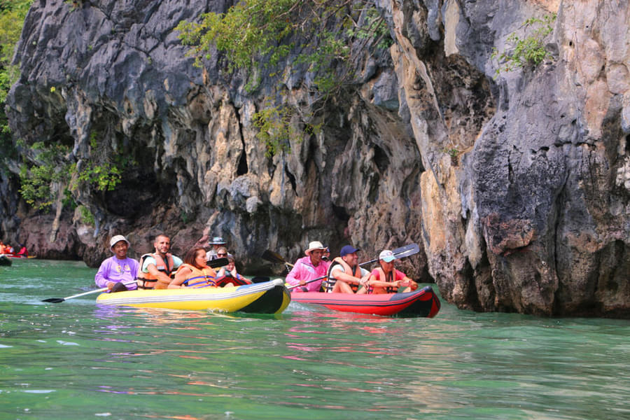  Canoe at Talu Island with experienced paddlers