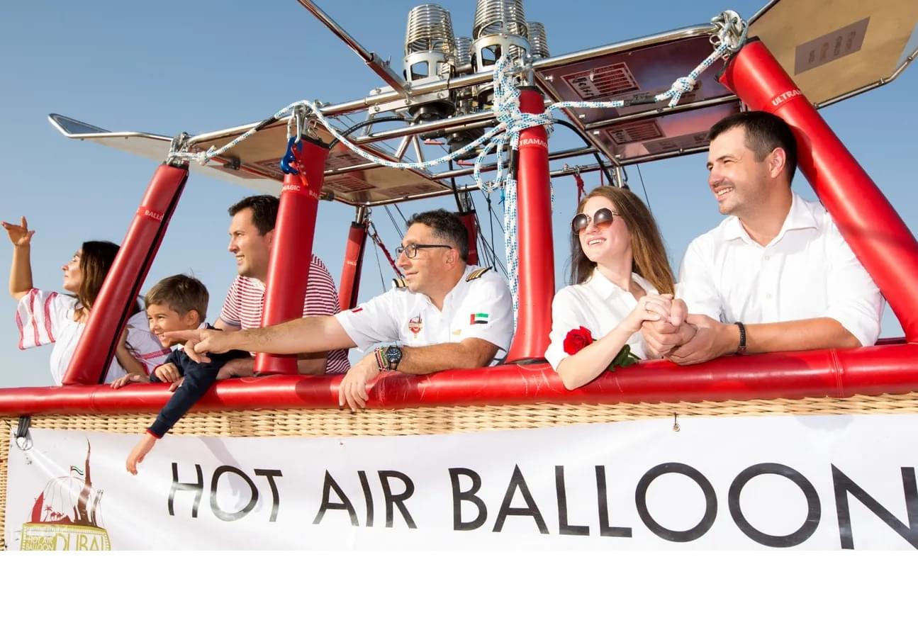 Ride on hot air balloon in Dubai with your loved ones