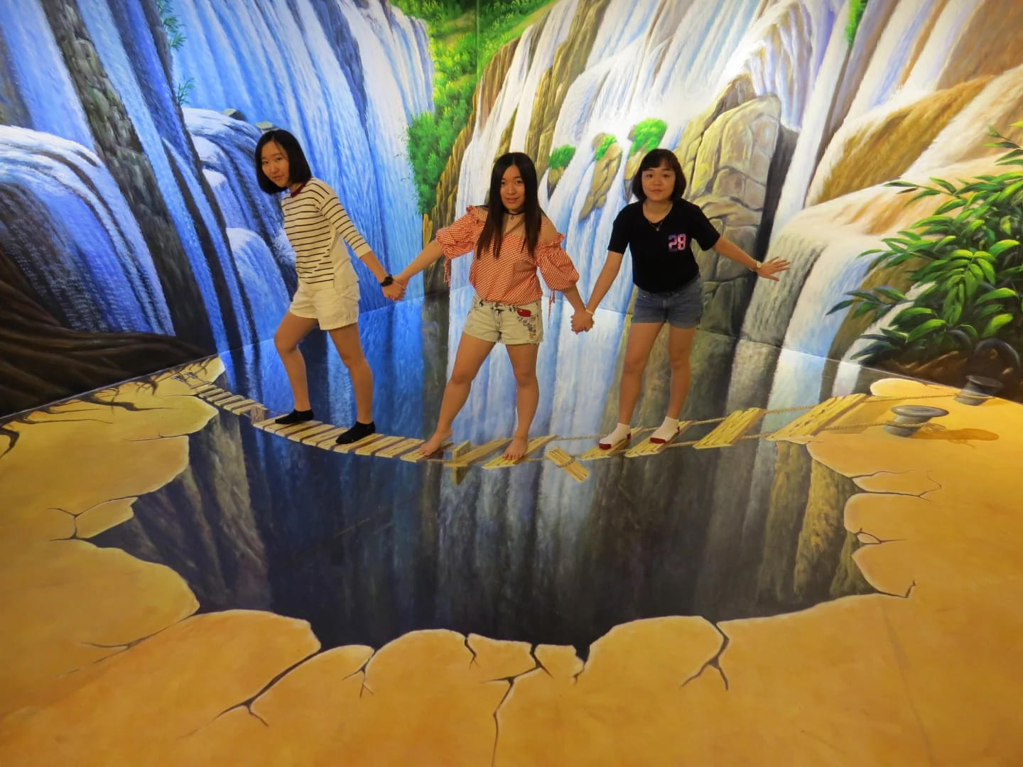 Take a tour of amazing Illusion 3D Art Museum