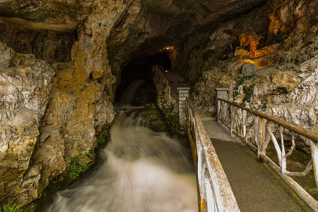 Visit St. Beatus Caves