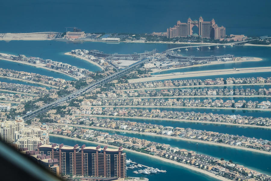 Atlantis Iconic Helicopter Ride in Dubai