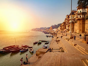 Book the Sunrise Boat Tour and spend an amazing time at the ghats