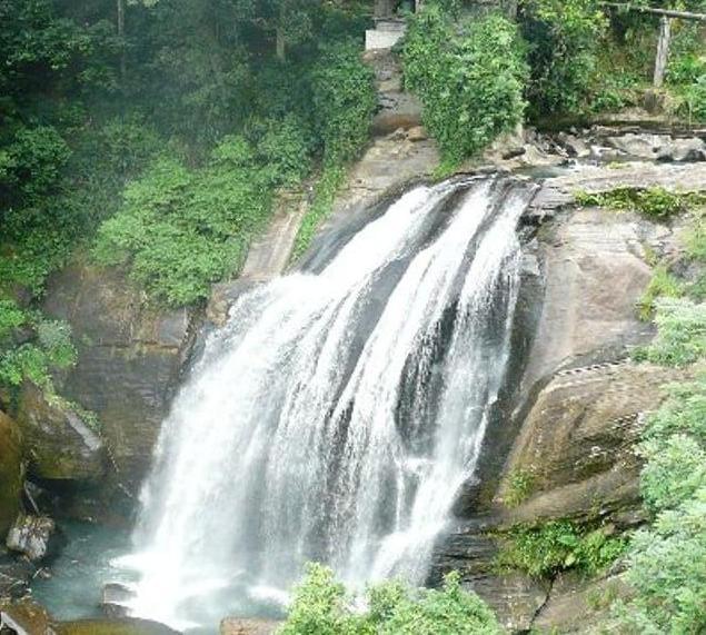 Huluganga Falls Overview