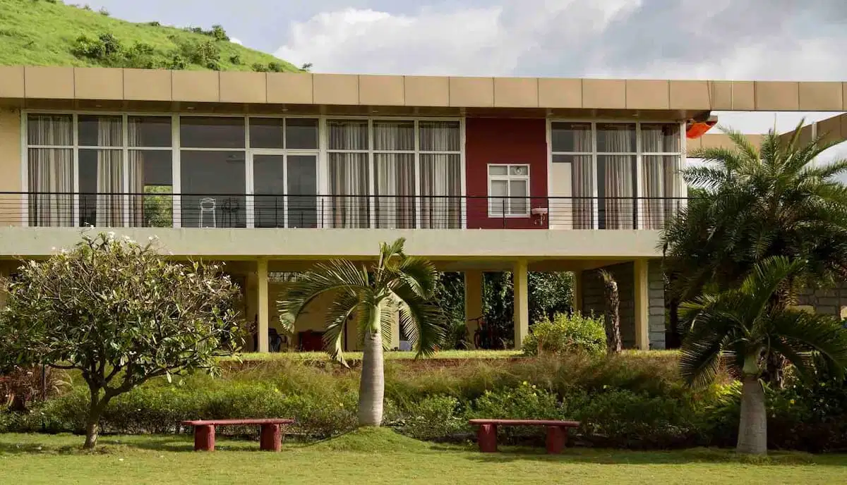 A Luxurious Villa On Backwater Of Gangapur Dam, Nashik