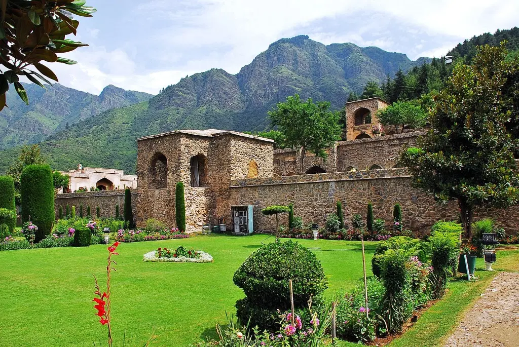 Explore The historical Mughal gardens