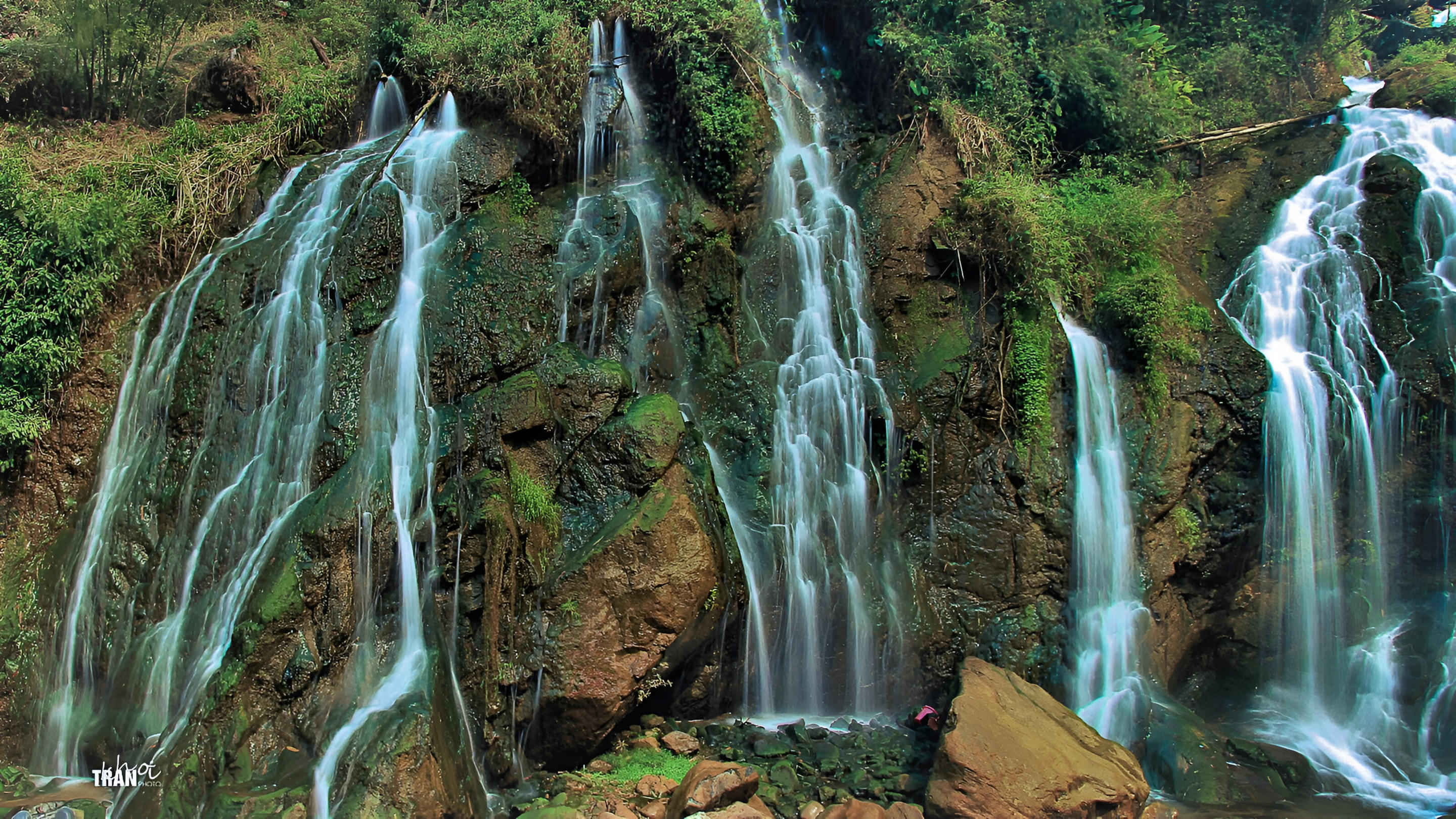 Tien Sa Waterfall Cat Cat Village Overview