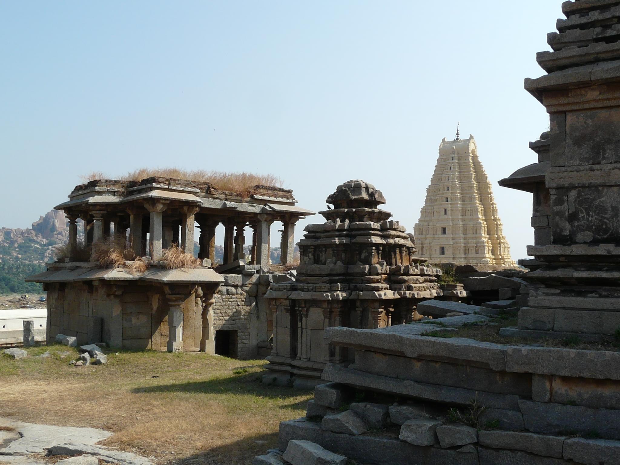 Hemakuta Hill Temple Overview