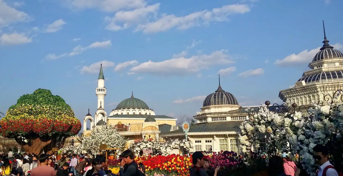 Korea Folk Village & Everland Day Tour from Seoul Image