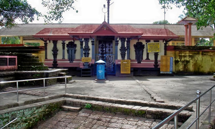 Thirunavaya Nava Mukunda Temple