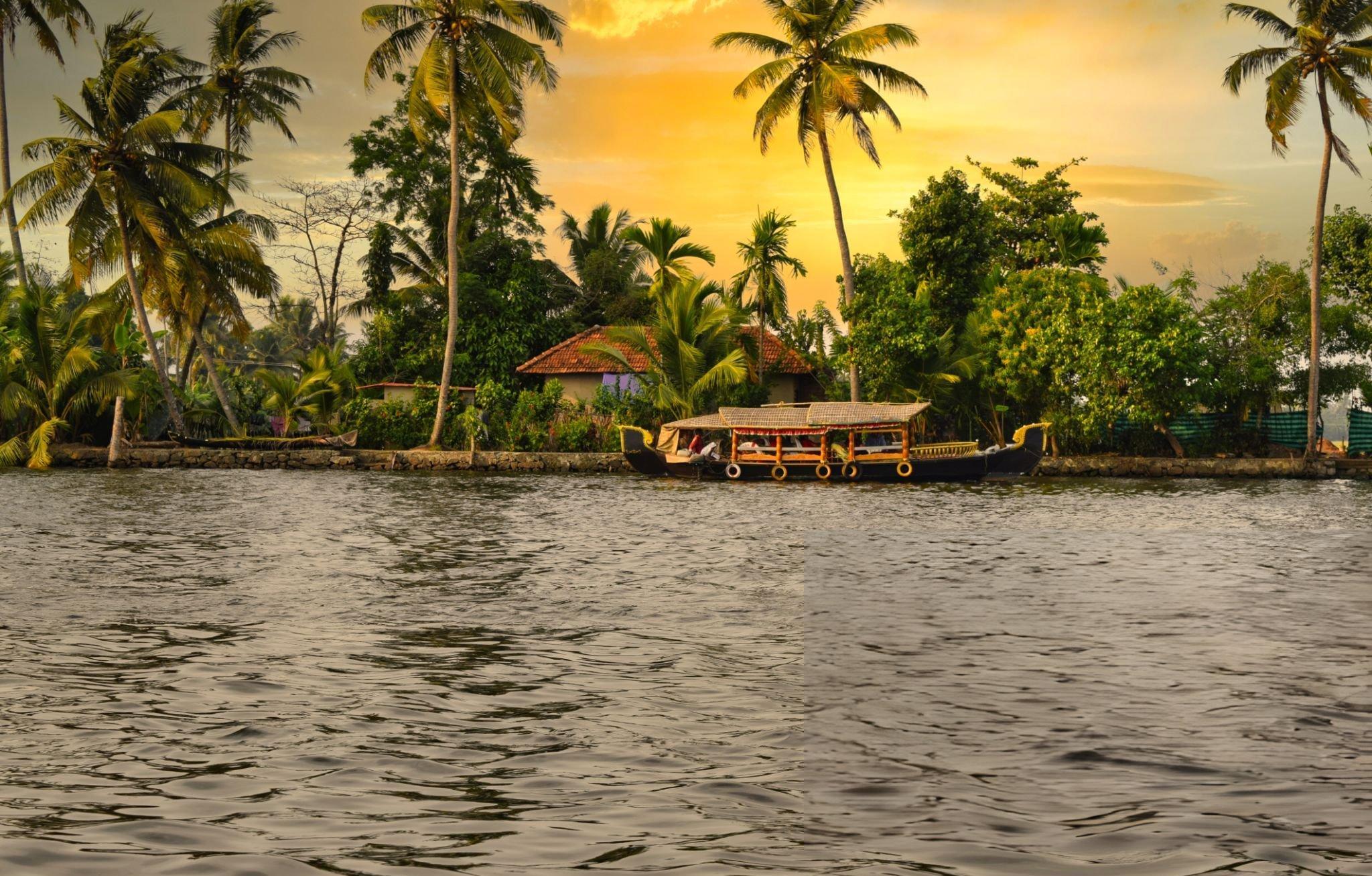 Serene backwaters of Alleppey