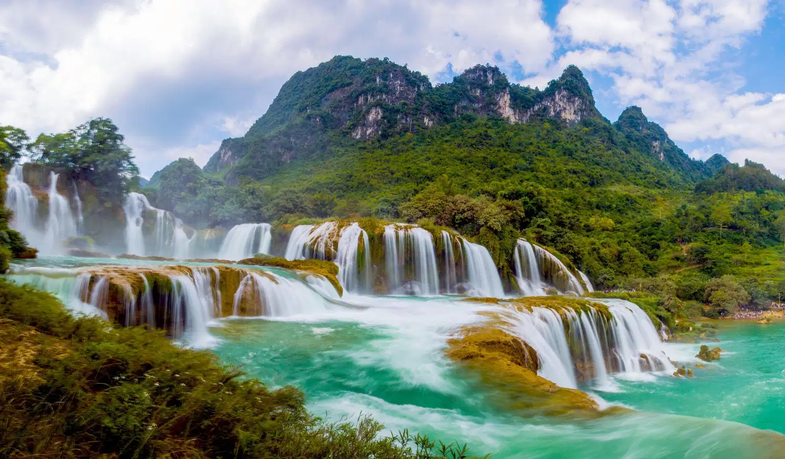 Vietnam Highlights with FREE Ban Gioc Waterfall Tour