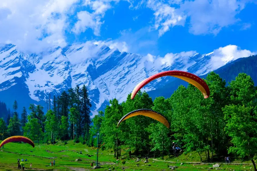 Paragliding in Dobhi, Near Manali
