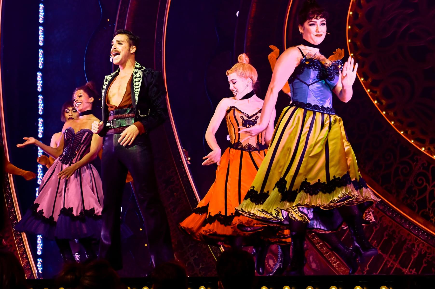 Watch a Cabaret Show At Moulin Rouge