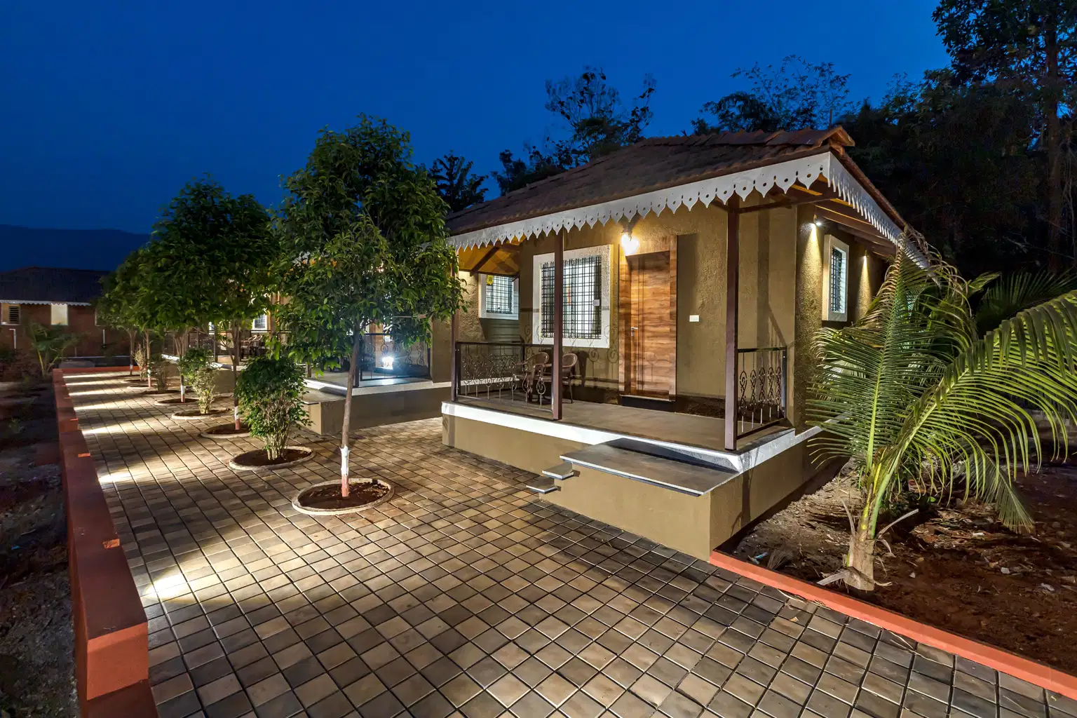 Waterfront Villa With Swimming Pool In Karjat