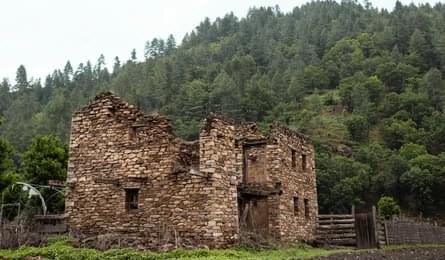 Roam the Stone Alleys Like a Time Traveller