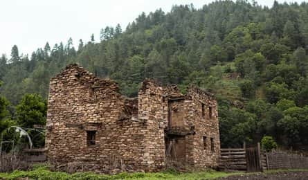 Roam the Stone Alleys Like a Time Traveller