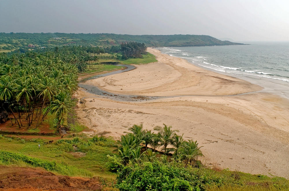 Bhandarpule Beach Overview