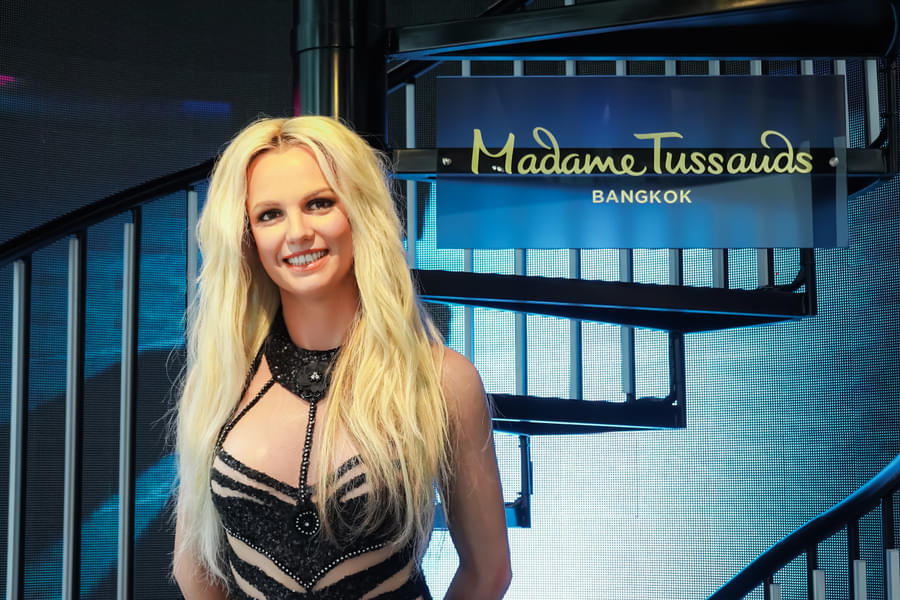 Be stunned as you look at Britney Spears, the legend of music industry