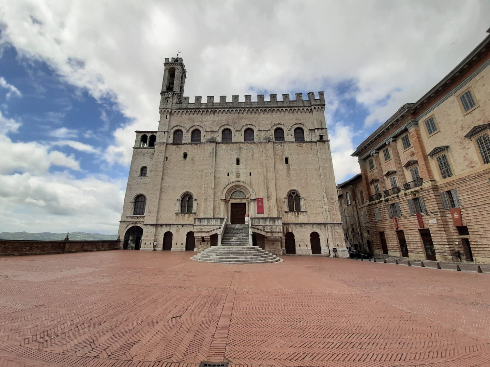 Palazzo dei Consoli Overview