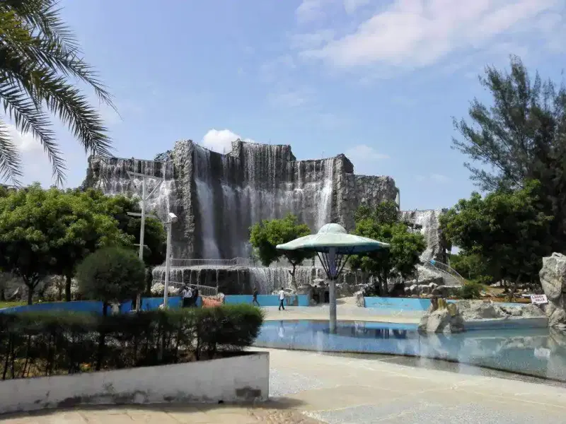 Queens Land Amusement & Water Park Image