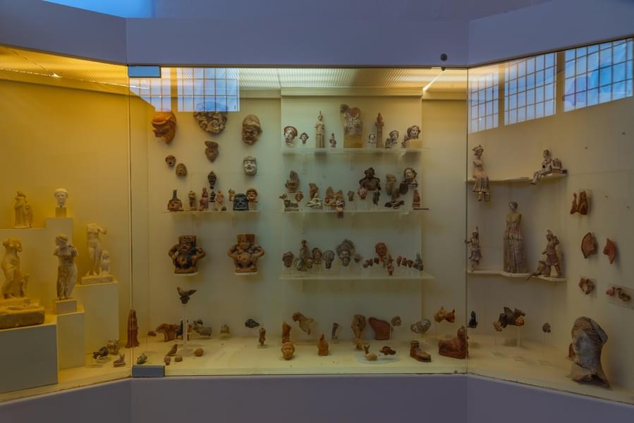 See the vast collection antiquities of Cycladic art