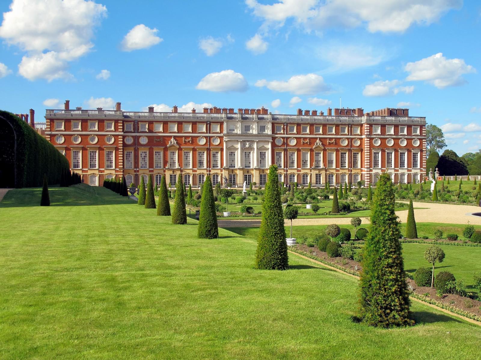 Tower Of London Tickets + Hampton Court Palace + Kensington Palace Combo
