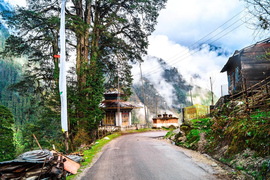 Sikkim Group Tour | FREE Visit to Gurudongmar Lake Image