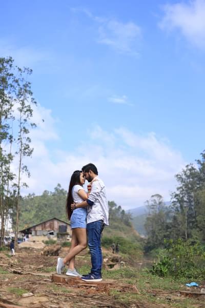 Couple Photoshoot in Darjeeling Image