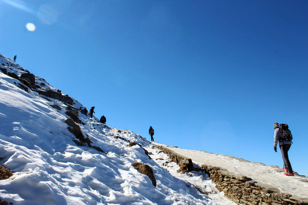 Trek towards Chandrashila Peak 