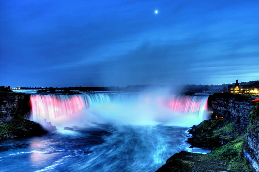Beauty of Niagara Falls at night