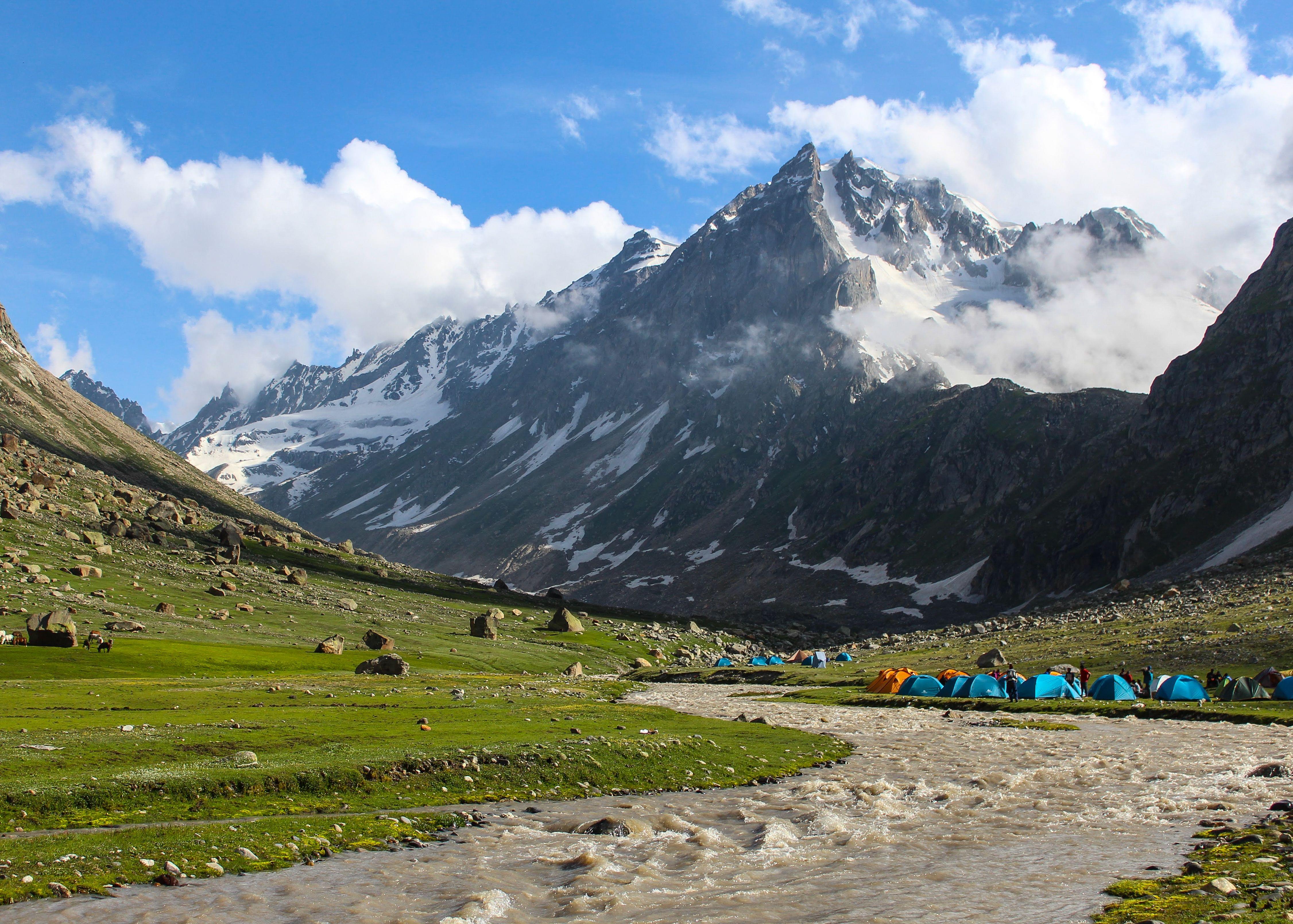 Trekking in himachal