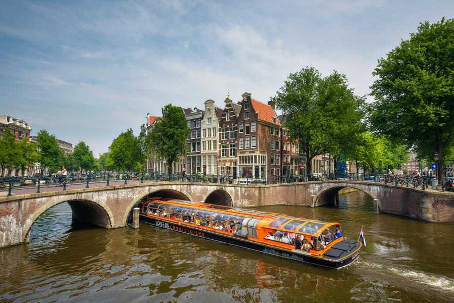 Get mesmerized by the pristine view & architectural marvels of Amsterdam