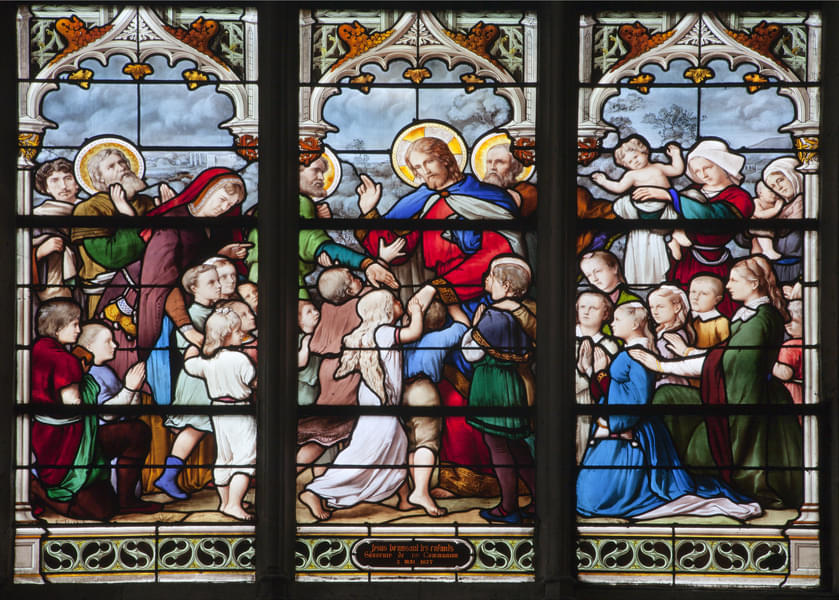 Window Pane depicting Jesus with Children