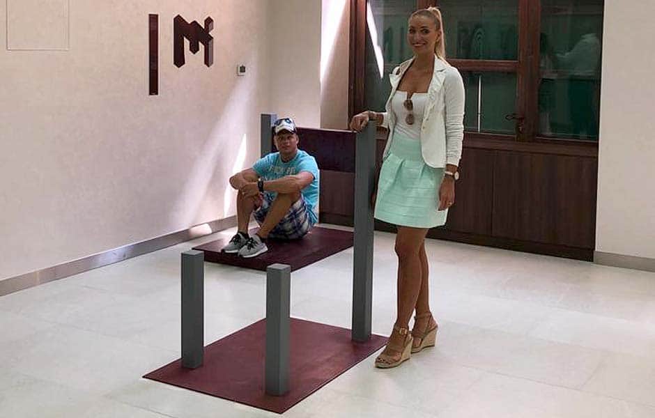 Chair Illusion