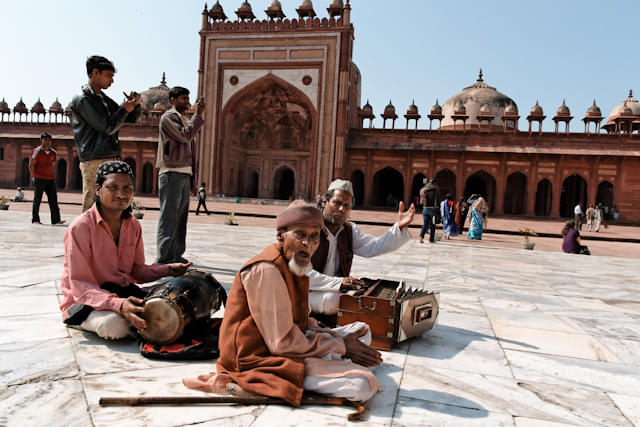 Attend Sufi Qawwali Sessions