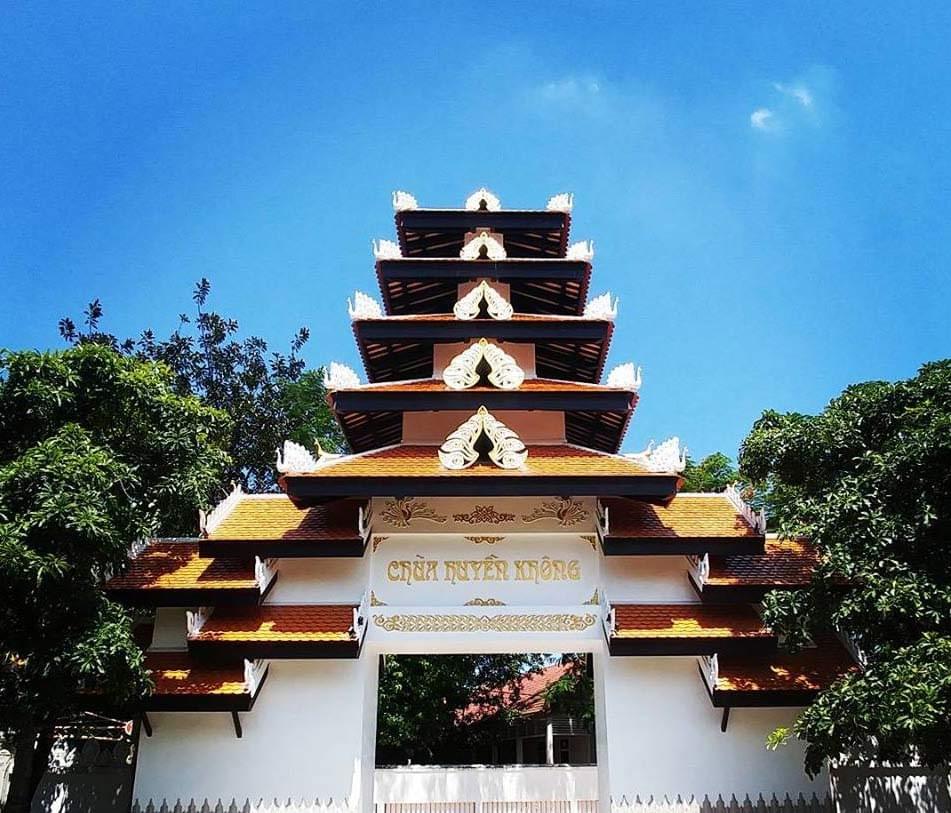 Huyen Khong Temple Overview