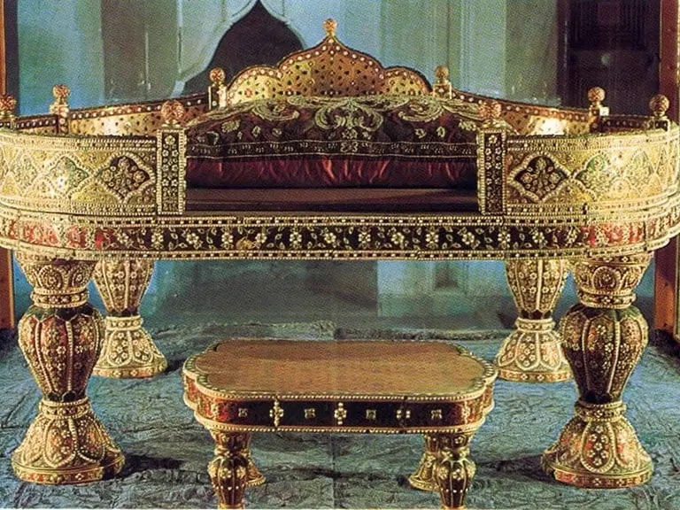 Discover the Riches of the Imperial Treasury