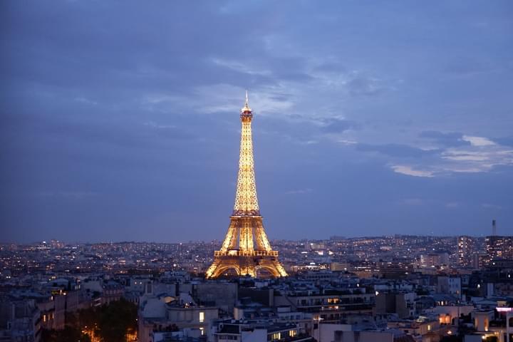 Lighting at Eiffel Tower