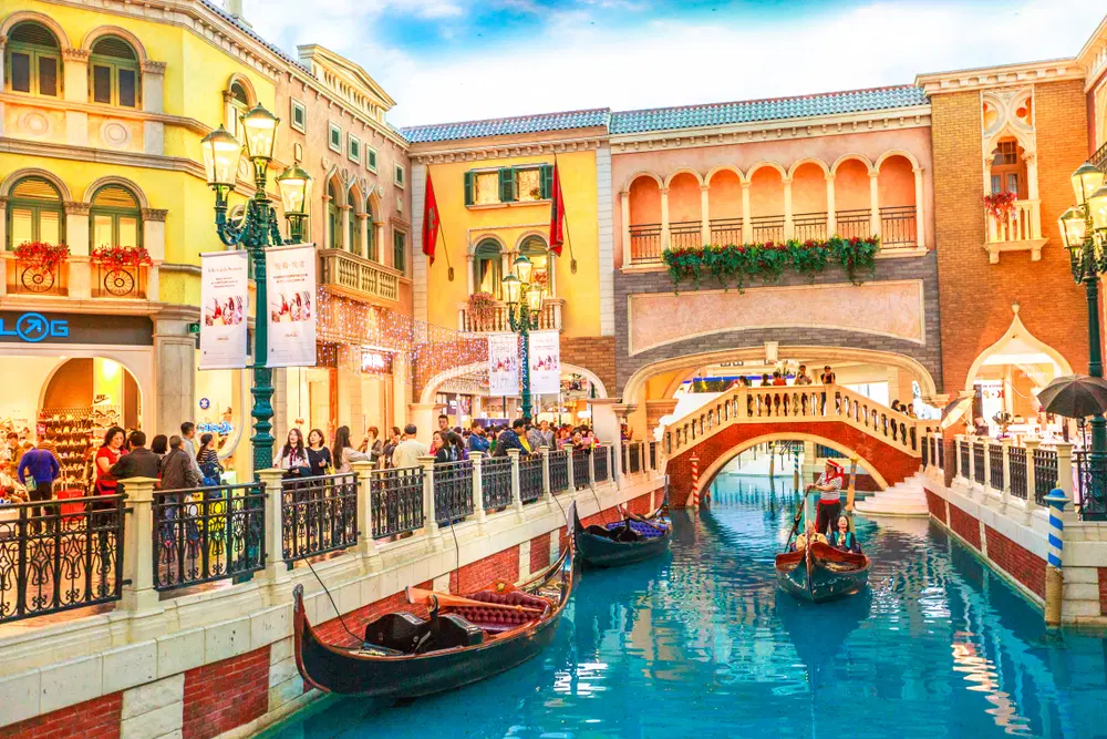 Venetian Hotel And Gondola Rides, <em>Las Vegas</em>