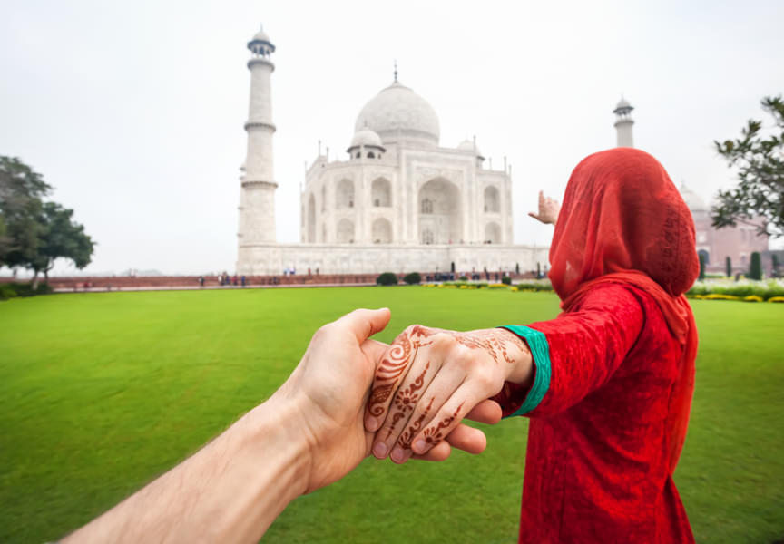 Couple Photoshoot in Agra Image