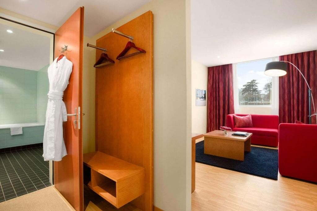 Ramada Encore By Wyndham Geneva