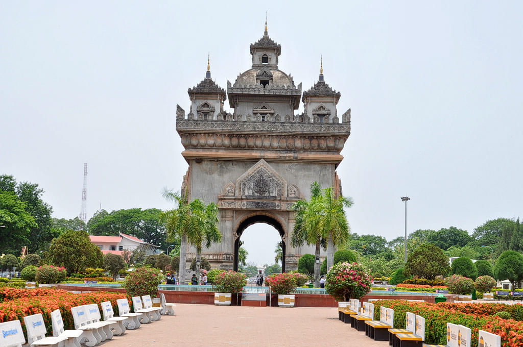 Patuxai Victory Monument Overview