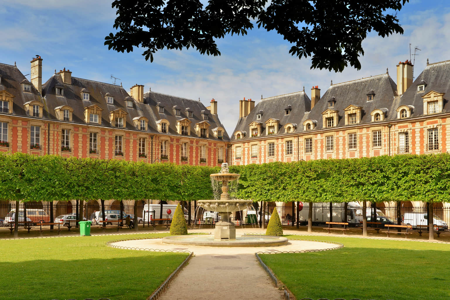 Place Des Vosges, <em>Paris</em>