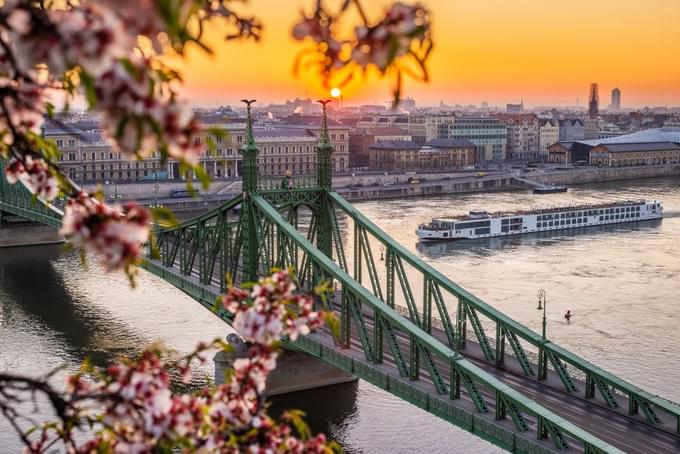 Budapest Booze Cruise & Crawl