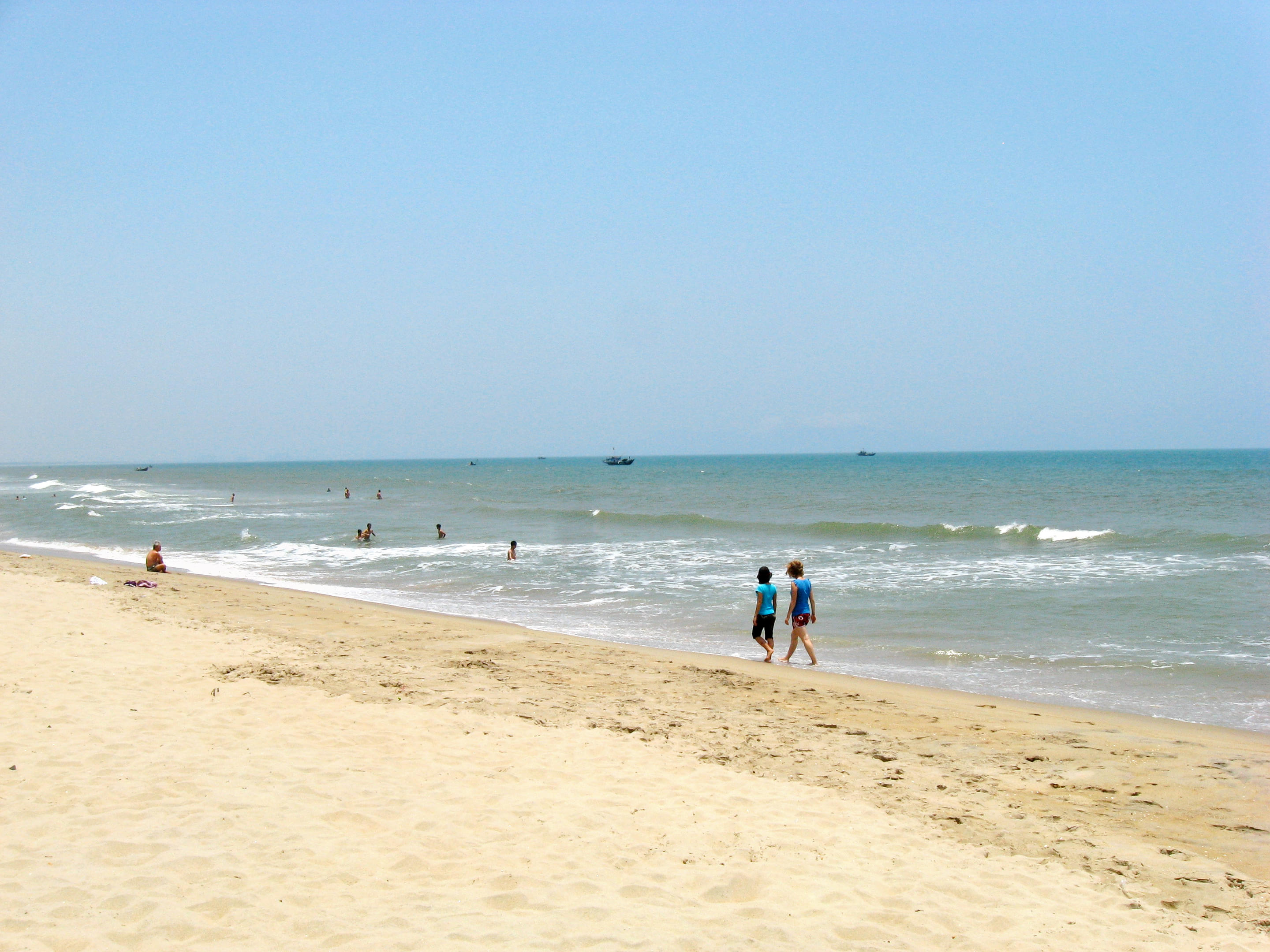 Cua Dai Beach Overview