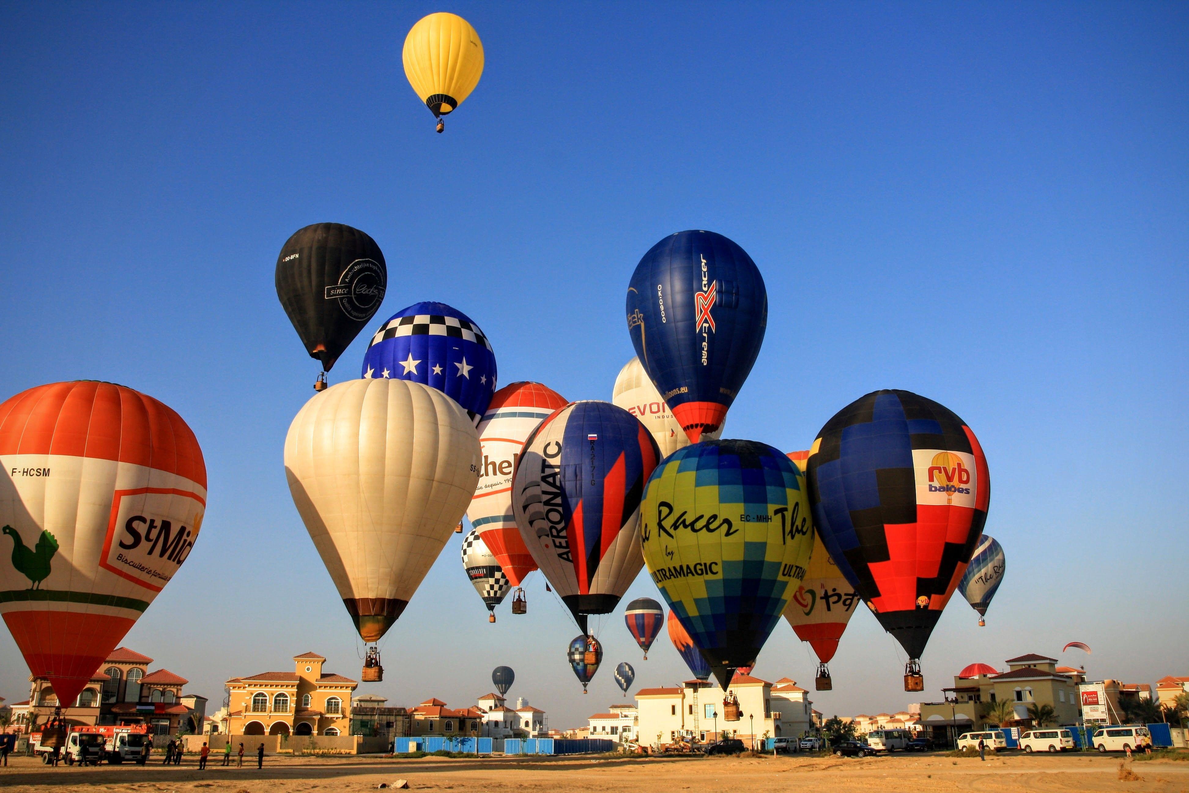 Multiple hot air balloons flying in Dubai at the same time