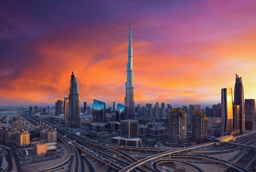 Fall in love with the beauty of Dubai Skyline