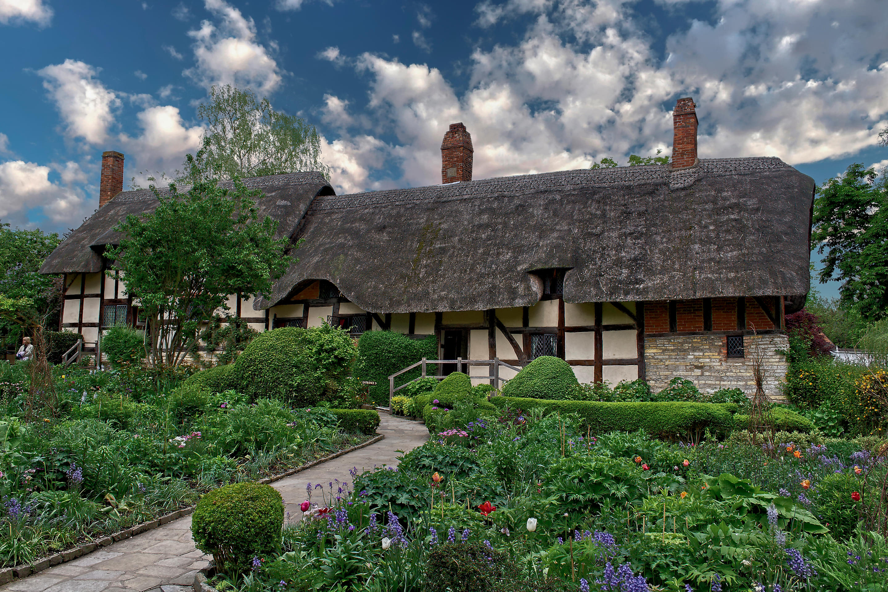 Anne Hathaway's Cottage Overview
