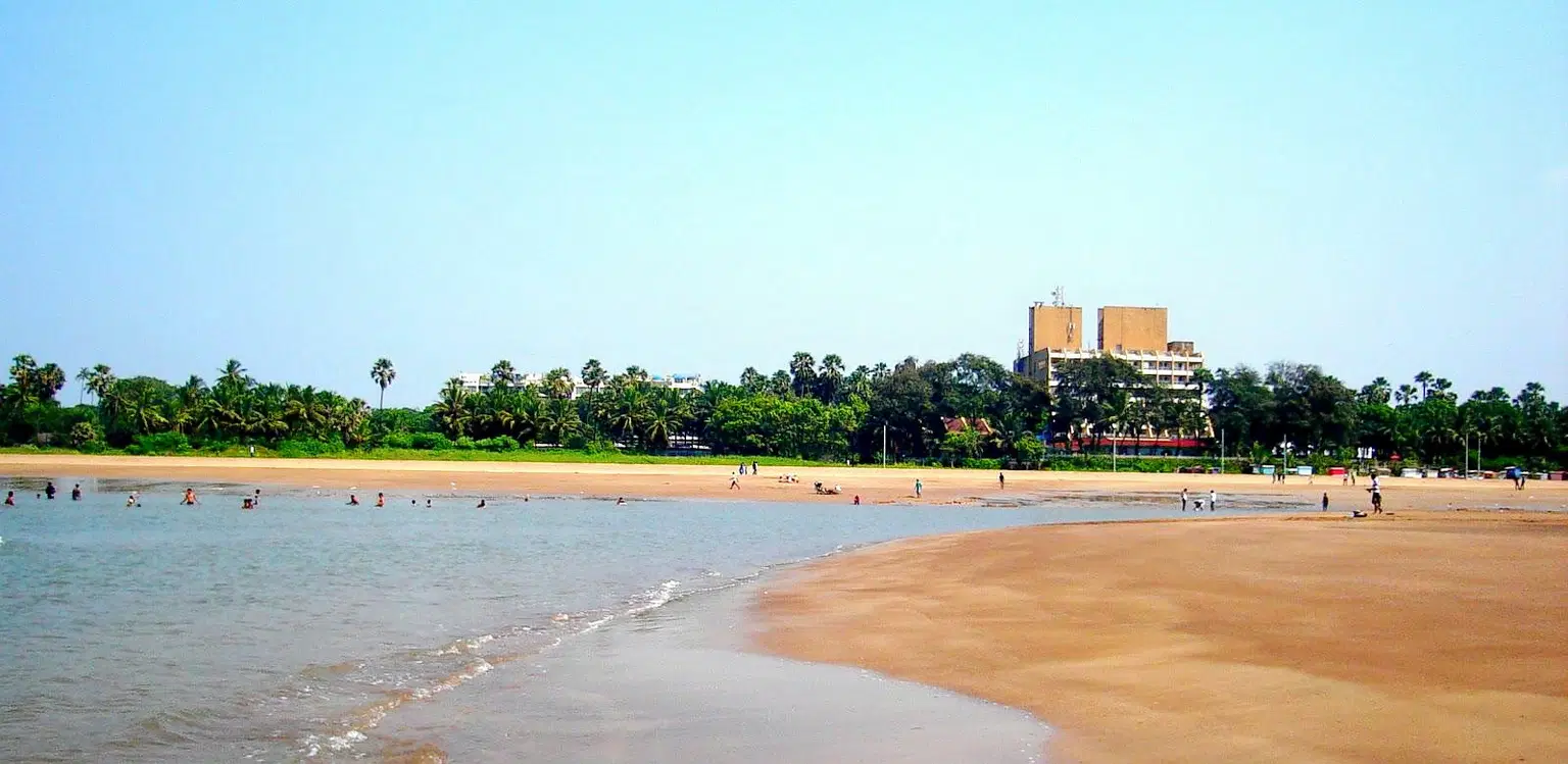 Aksa Beach
